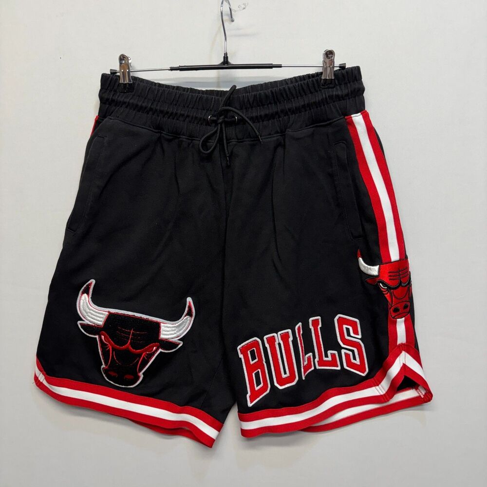 Pro Standard NBA Chicago Bulls Chenille Logo Shorts Men Size XL X-Large C119 -25